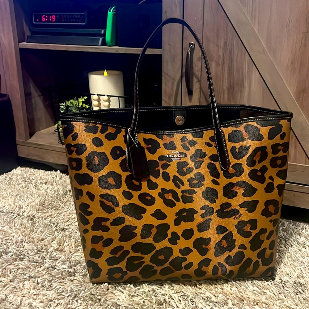 Coach bag authentic only used a few times in great condition
